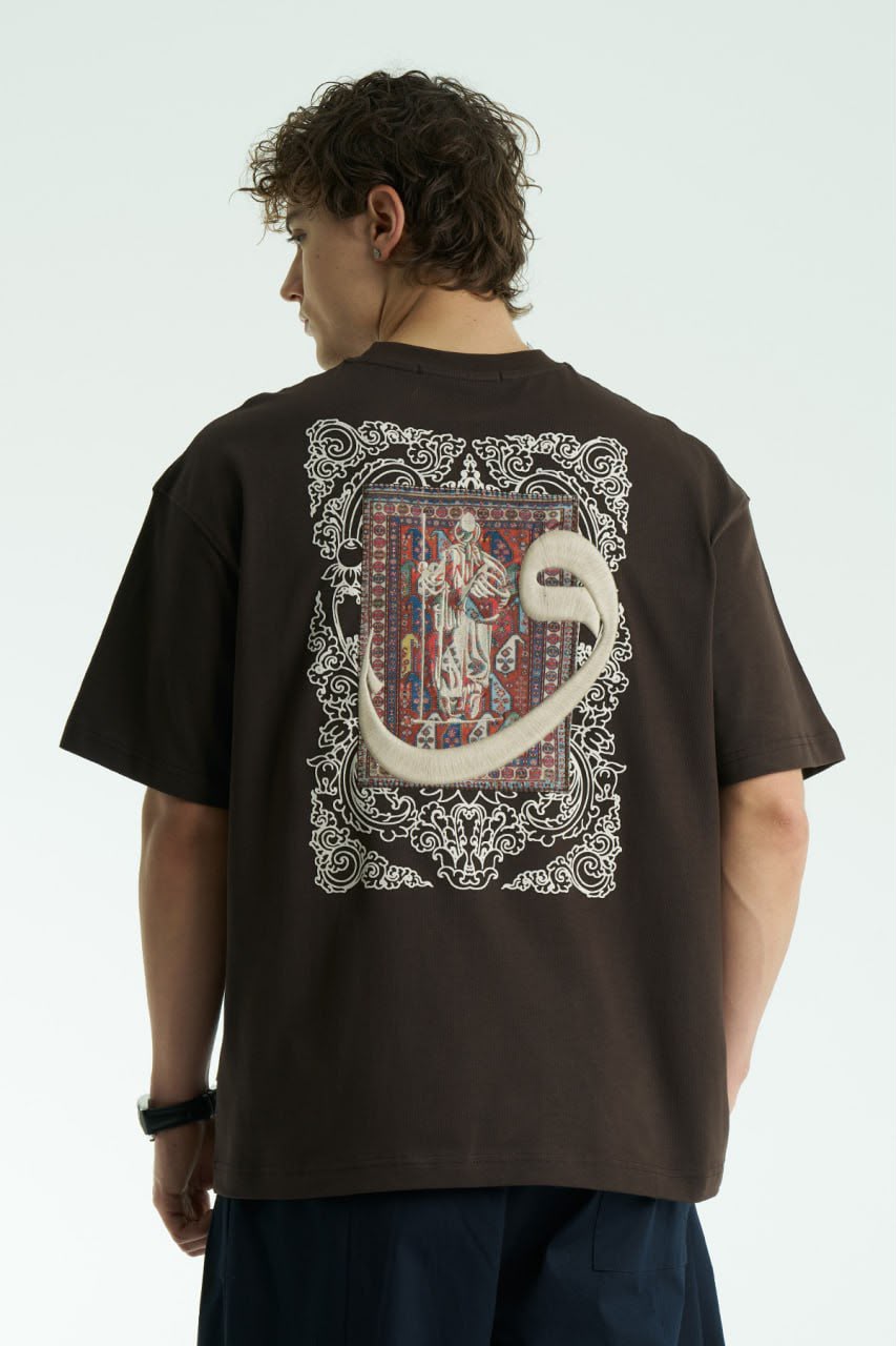 Skeptic Brown Oversized Arabic Art T-Shirt – Heritage Carpet Graphic Tee
