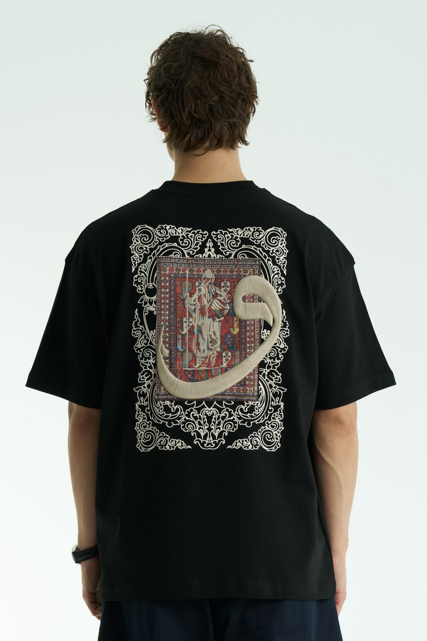 Skeptic Black Oversized Arabic Art T-Shirt – Heritage Carpet Graphic Tee